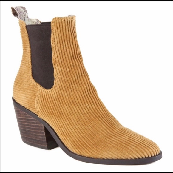 Band of Gypsies Gold/Tan Chelsea Shadow Corduroy Boot; Size 6.5 - Picture 1 of 3